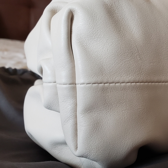 Bottega Veneta The Pouch Oversized Clutch In Mist - Picture 13 of 16